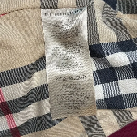 Burberry trench coat. - Picture 15 of 16